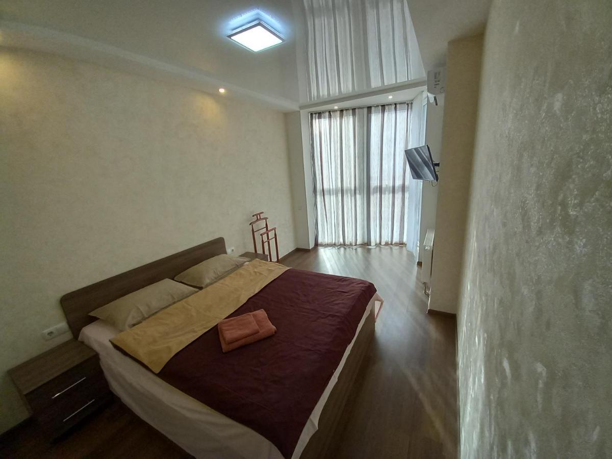 Smart Apartments Drahomanova 2А Kiev Exterior foto